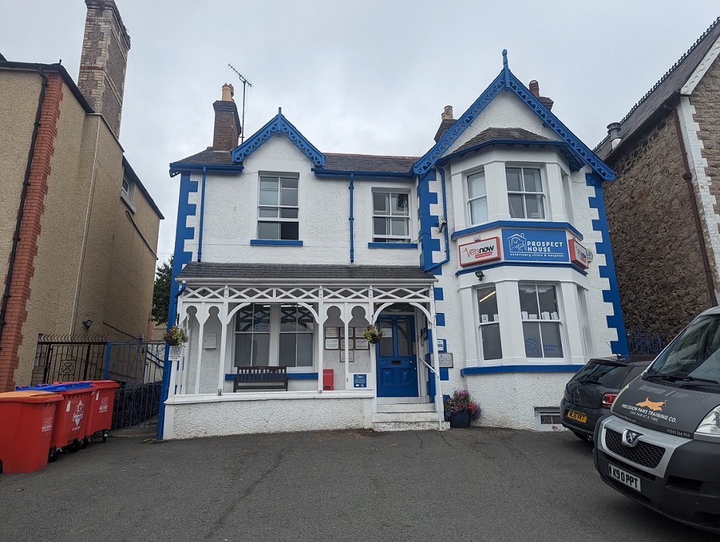 Exterior view of Vets Now Colwyn Bay host practice Exterior view of Vets Now Colwyn Bay host practice