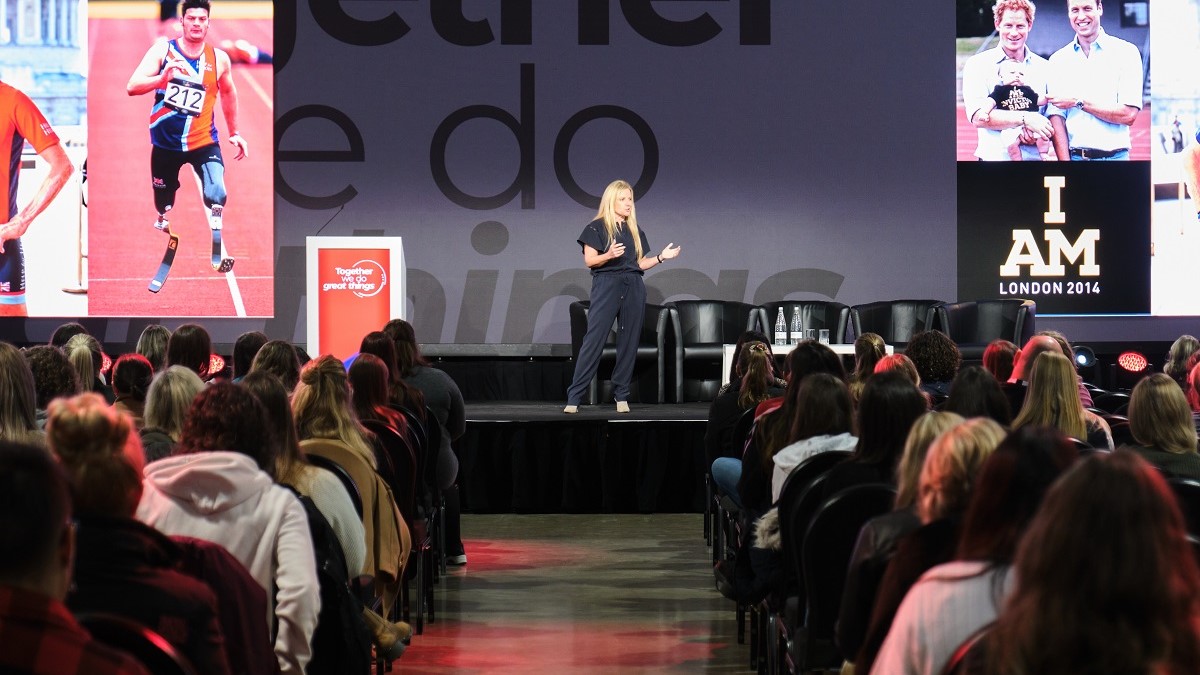 A speaker opening the Crowd photo at Emergency and Critical Care Congress