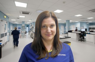 Vets Now Mentoring An image of Laura Playforth in a Vets Now clinic for Vets Now article on Mentoring