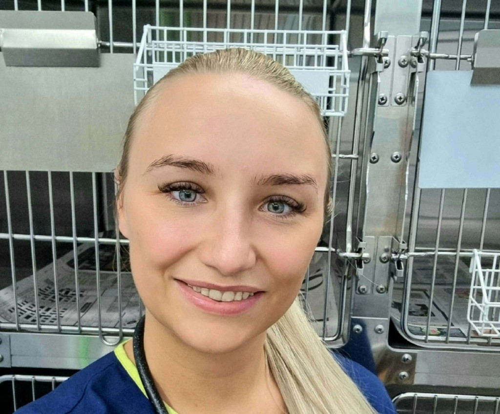 Charlie Grainger BVETMED MRCVS working in Vets Now's Colwyn Bay clinic